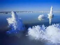 新疆盐湖：体验神奇的盐水漂浮与欣赏盐结晶景观
