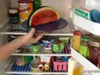 如何清洗冰箱：保持食品新鲜与卫生的小窍门