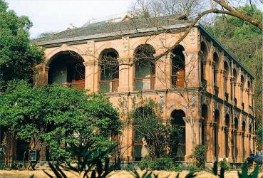 浙江图书馆：中国最早的省级公共图书馆之一，拥有丰富的馆藏和数字化服务
