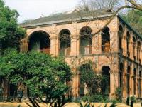 浙江图书馆：中国最早的省级公共图书馆之一，拥有丰富的馆藏和数字化服务
