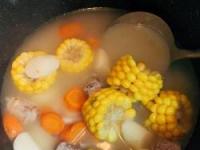 排骨玉米汤的做法：简易版家常美味，一学就会
