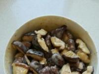 香姑新吃法：家常炸香菇的制作秘诀