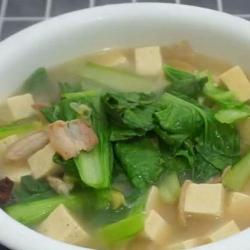 青菜豆腐汤：夏日里的清淡美食