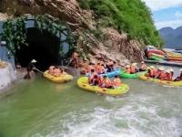 井陉锦山漂流：体验峡谷中的惊险与刺激