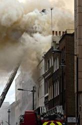 伦敦大火的教训：灾难中的重生与繁荣