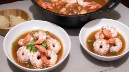 水煮大虾：鲜嫩多汁的虾肉，轻松制作的家常菜