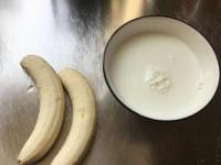 香蕉奶昔制作方法：简单易学的美味甜品