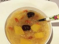木瓜银耳汤做法：品尝营养滋润的水果汤