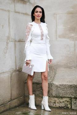 白色长裙的N种搭配风格，让你轻松成为夏季街头焦点